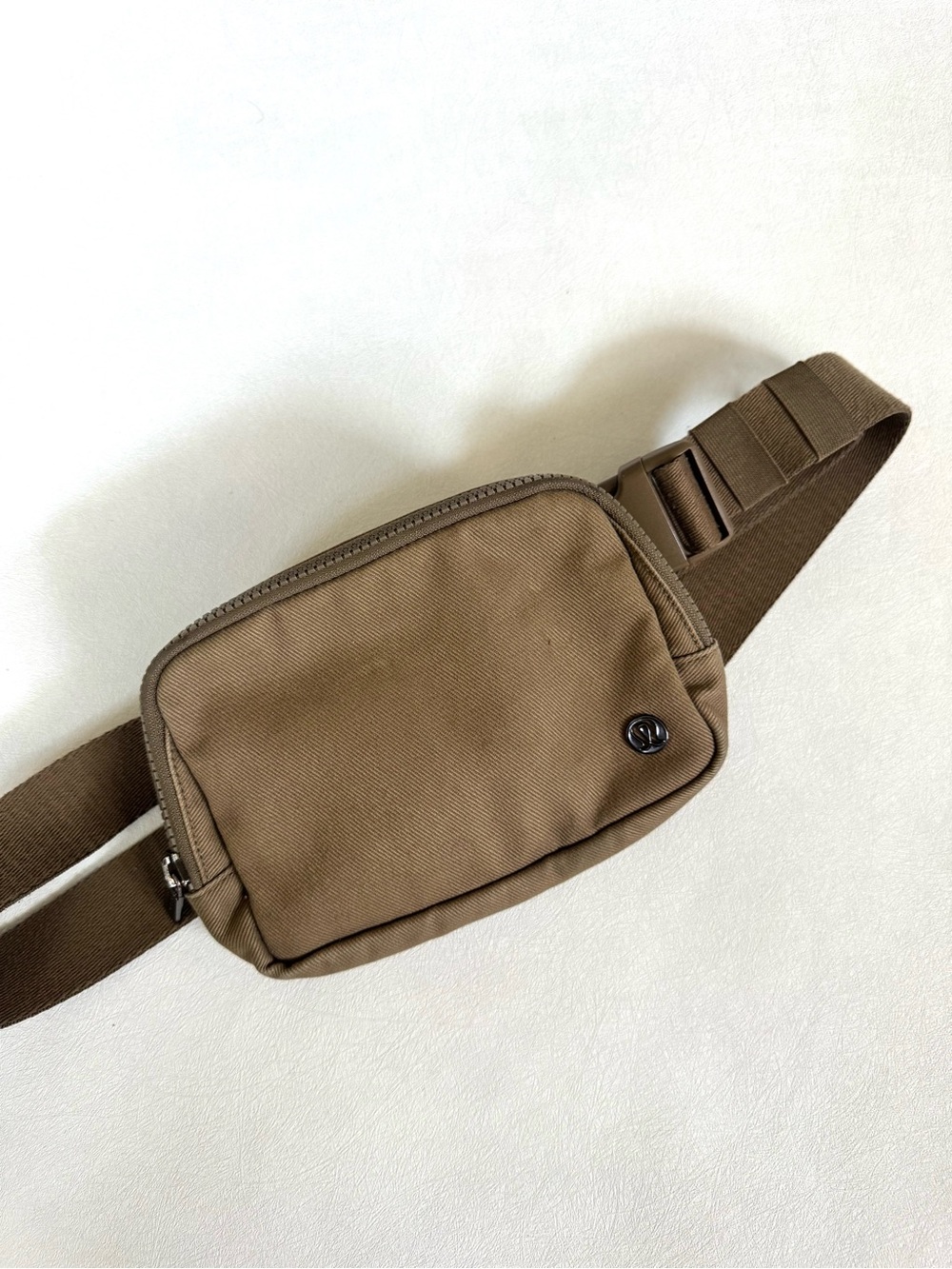 Lululemon bLululemon Everywhere belt bag Special edition canvas tan